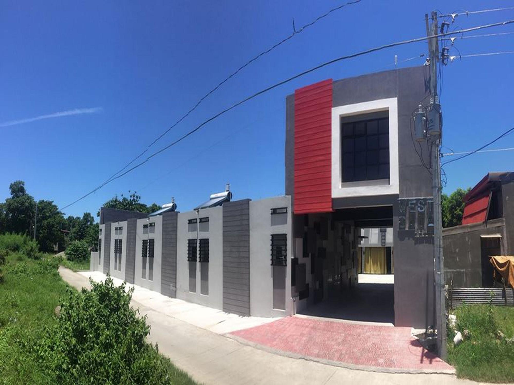 Westgate Hotel Laoag Exterior foto