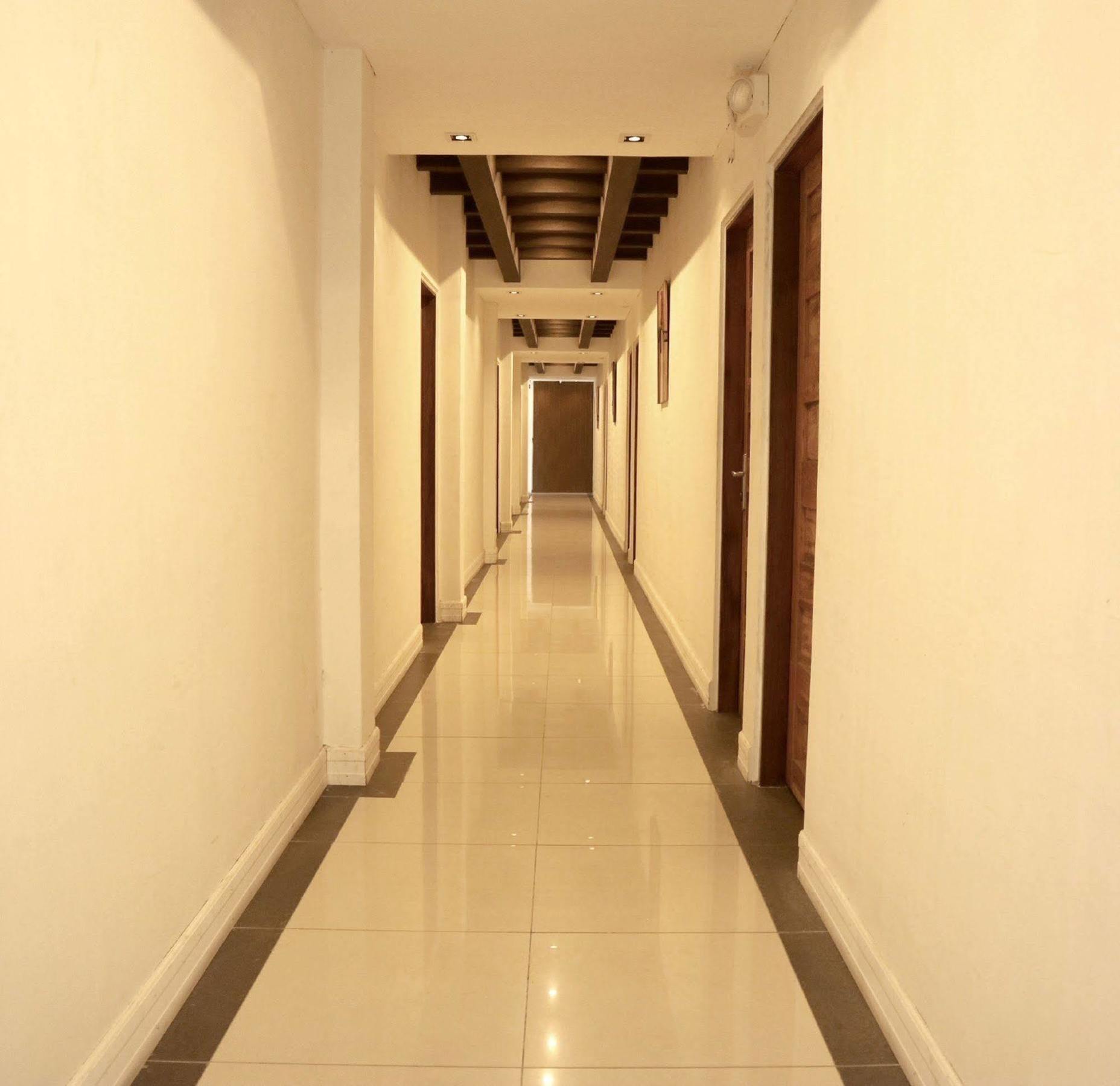 Westgate Hotel Laoag Exterior foto