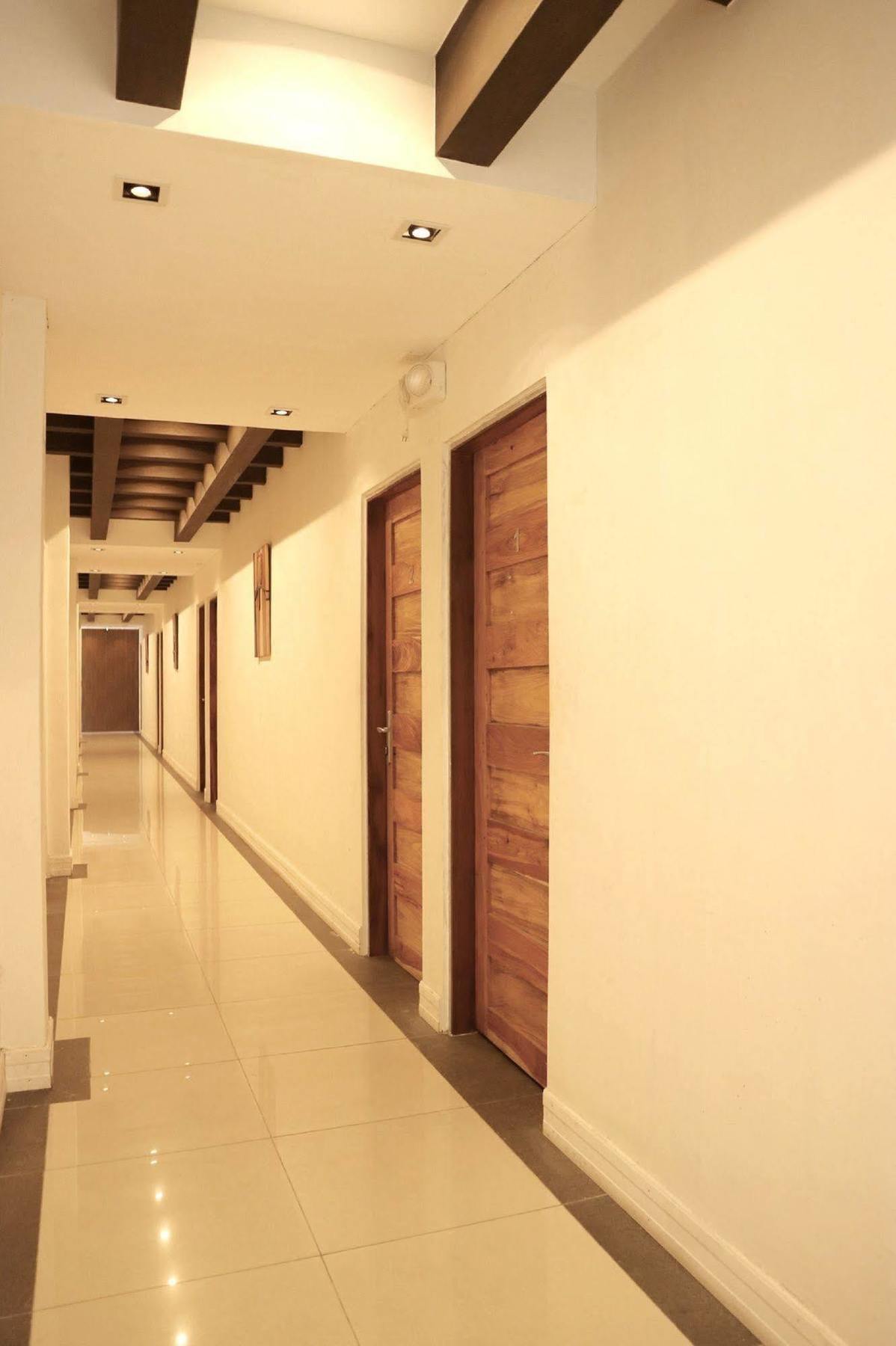 Westgate Hotel Laoag Exterior foto
