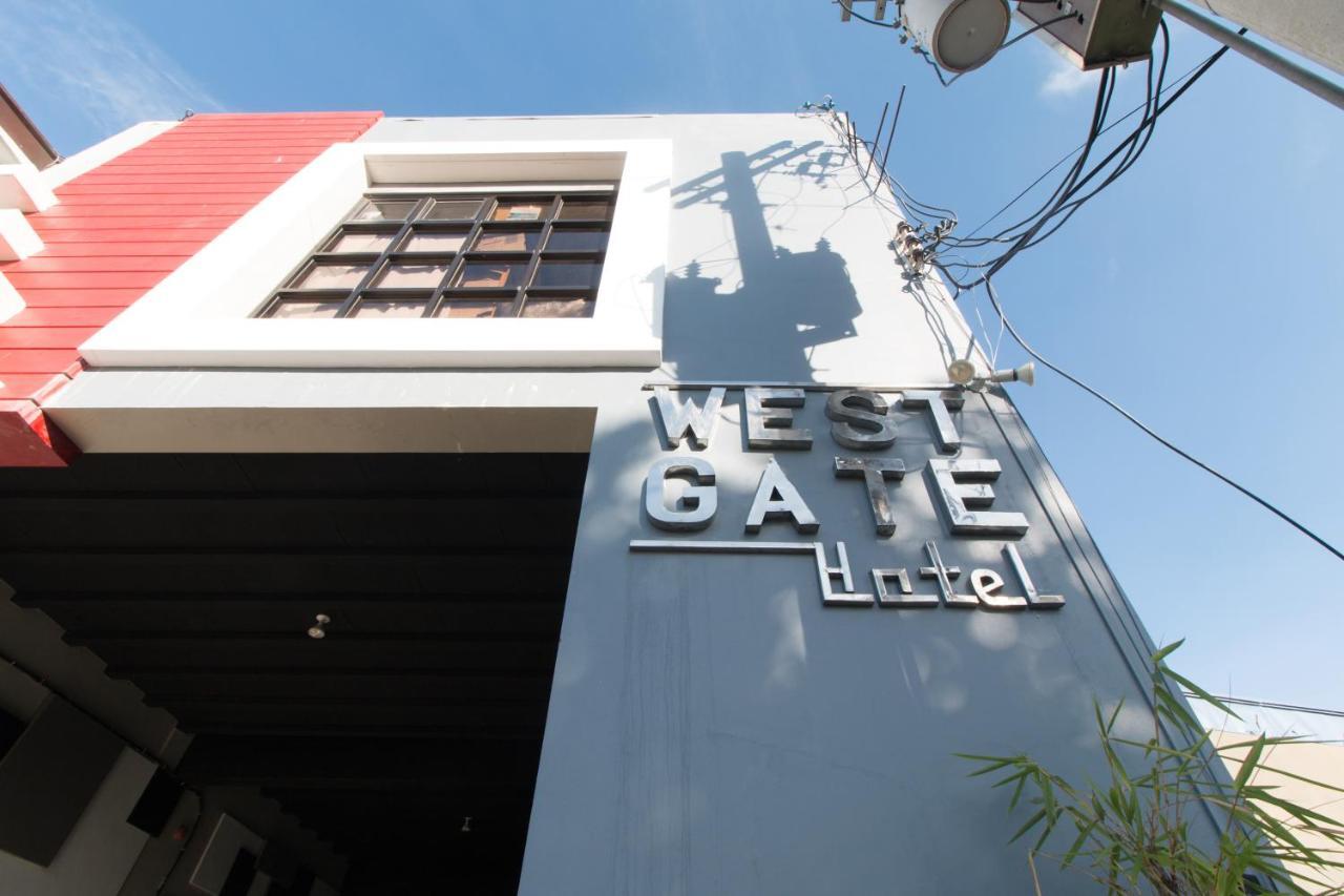 Westgate Hotel Laoag Exterior foto